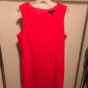 Banana Republic red sheath dress w/ zipper bottom